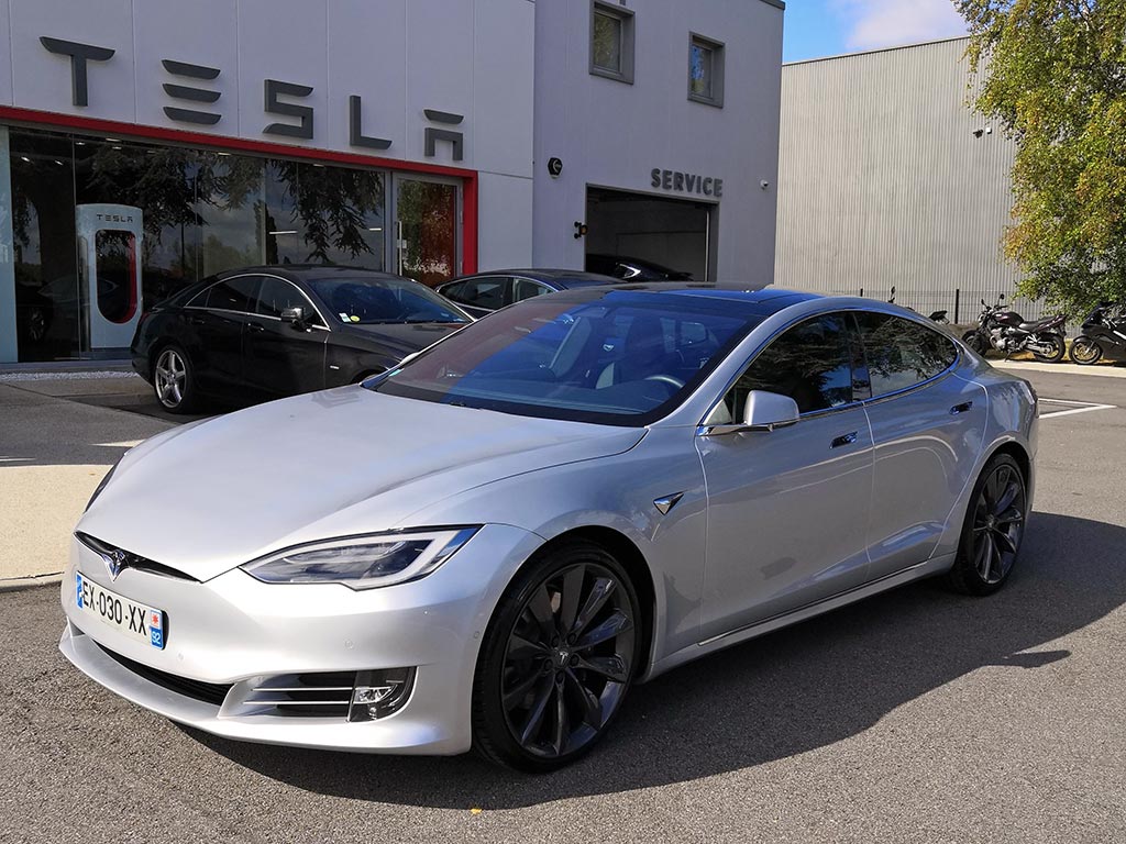 Tesla chambourcy centre 