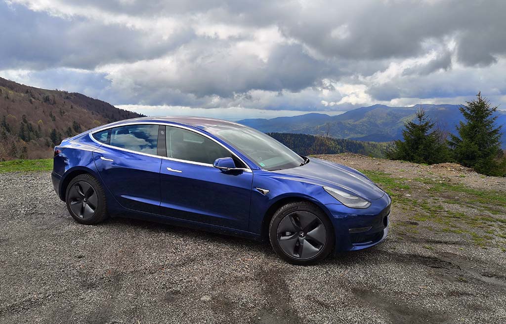 Première prise en main de la Tesla Model 3 